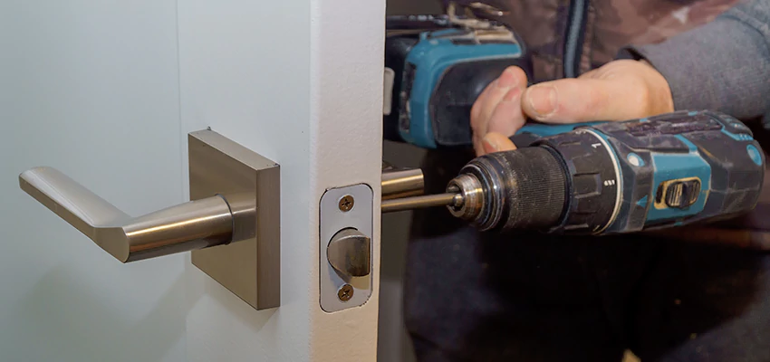 Broken Door Handle Lock Repair in Lucas Valley-Marinwood, California